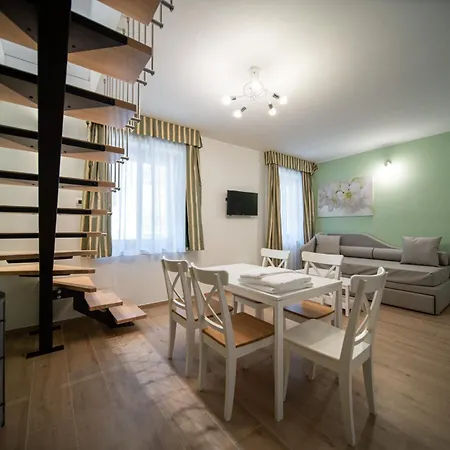 アパート Napoleon &