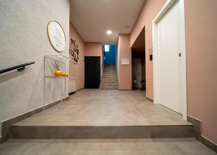 Napoleon & Apartment *